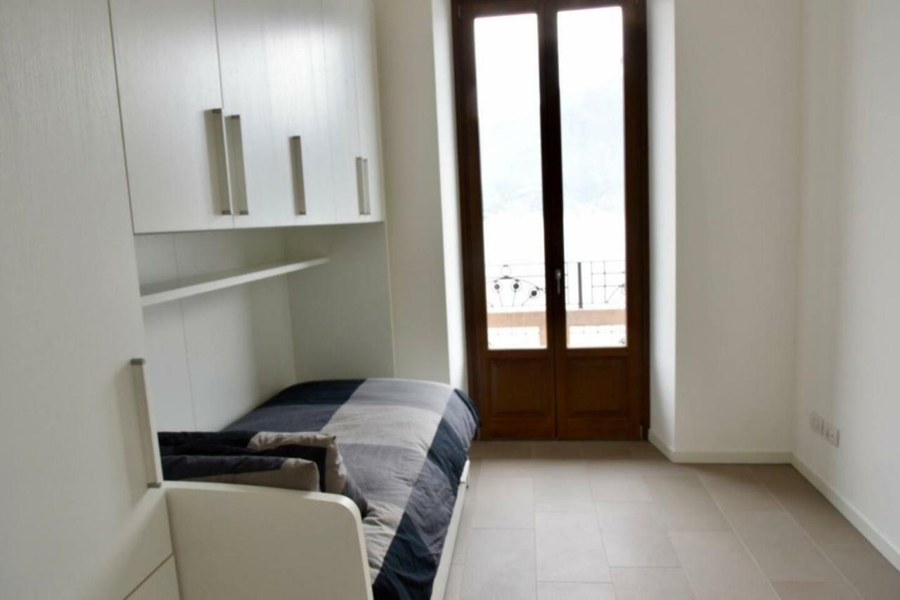 Stylish Lakefront House Lovere Kültér fotó